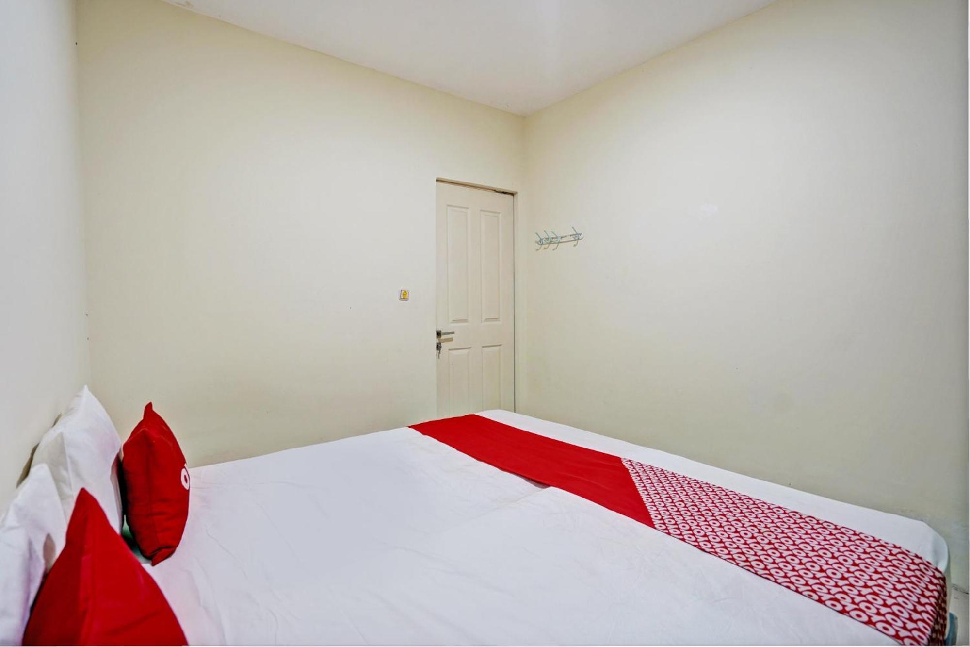 Oyo 93112 Garden Homestay 3 Merlion سورابايا المظهر الخارجي الصورة