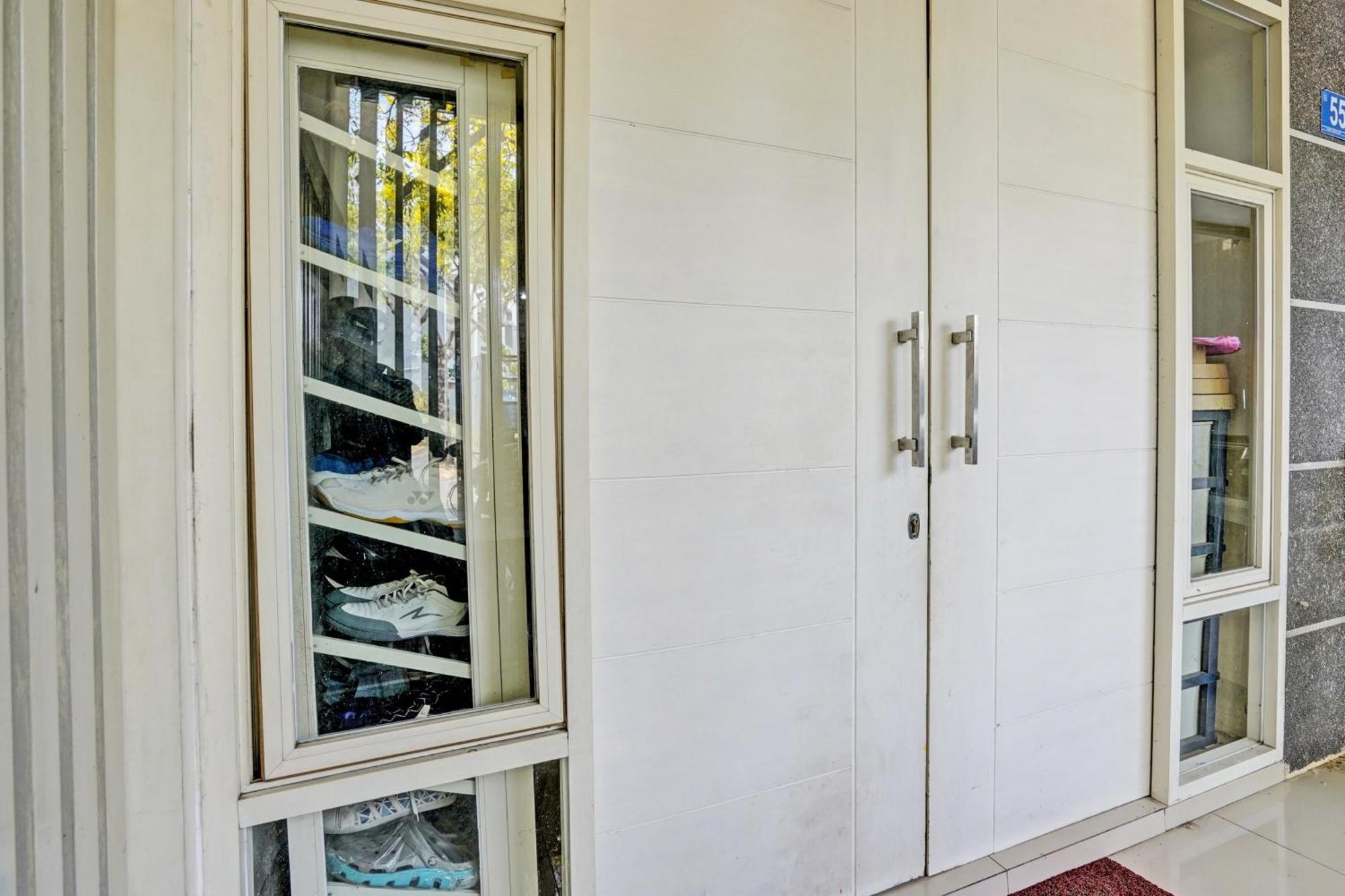 Oyo 93112 Garden Homestay 3 Merlion سورابايا المظهر الخارجي الصورة
