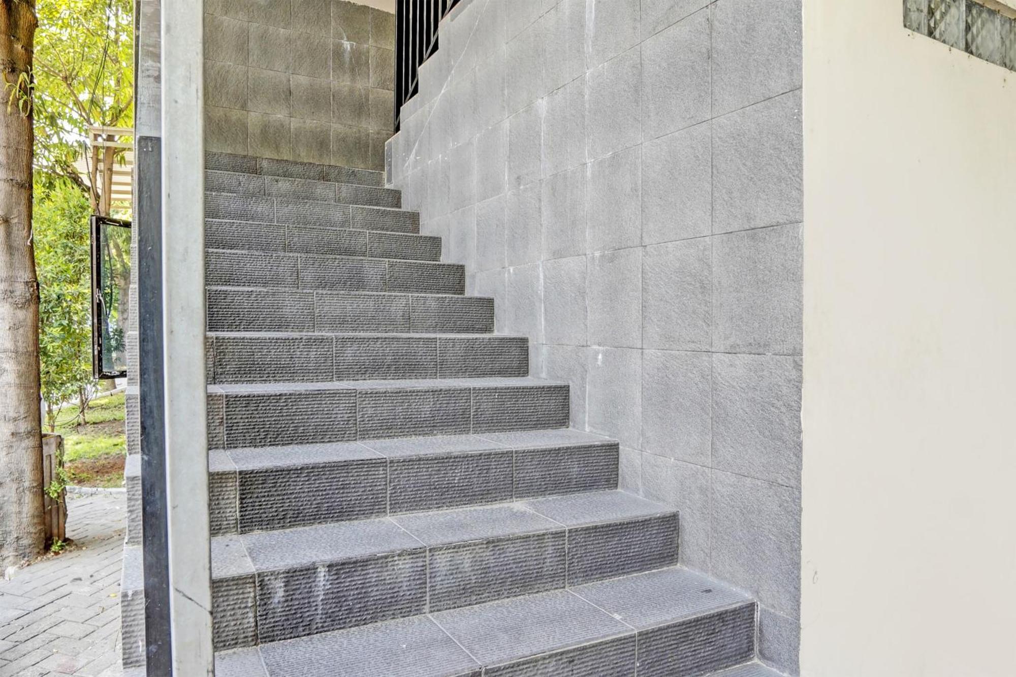 Oyo 93112 Garden Homestay 3 Merlion سورابايا المظهر الخارجي الصورة