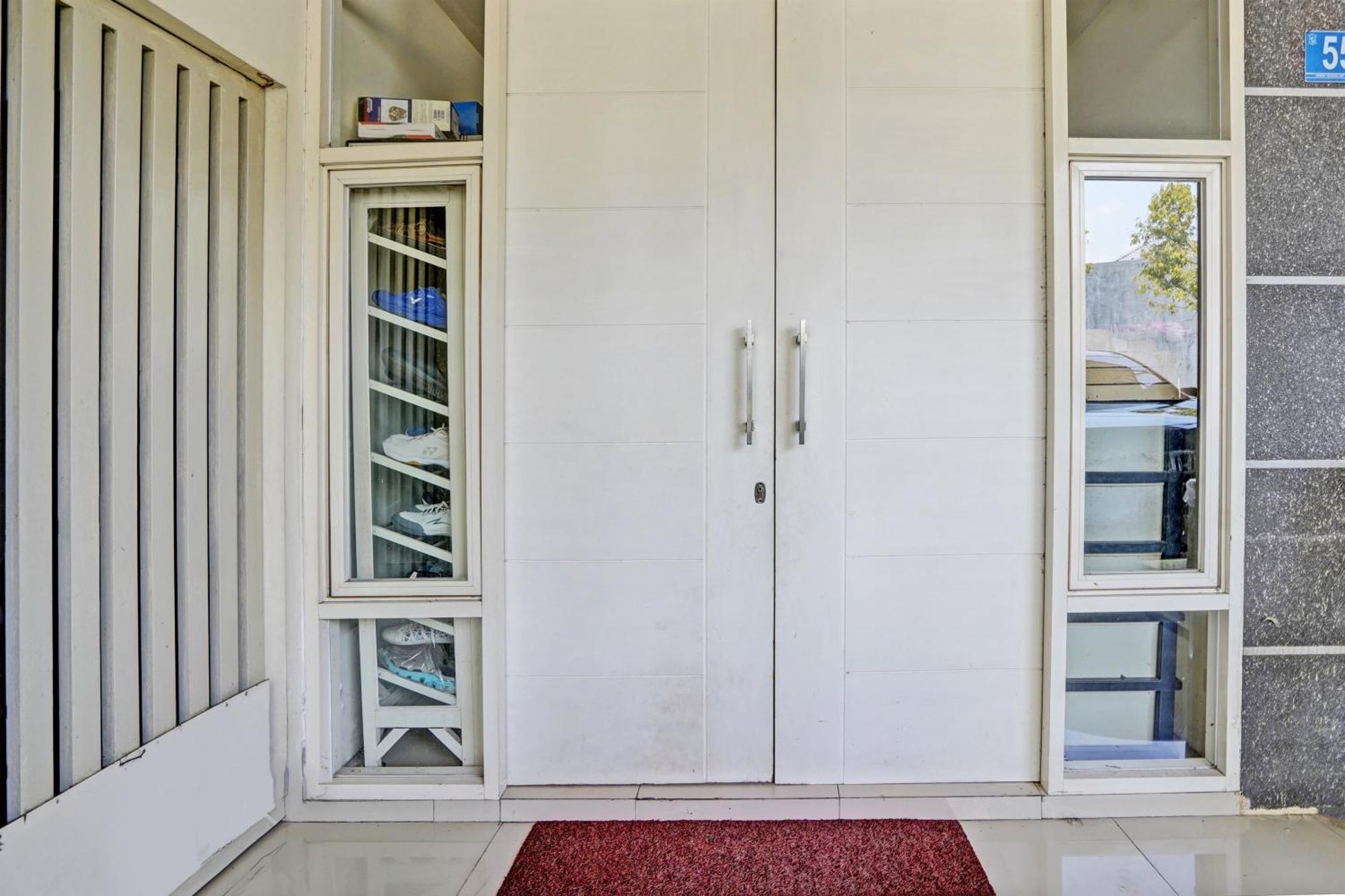 Oyo 93112 Garden Homestay 3 Merlion سورابايا المظهر الخارجي الصورة